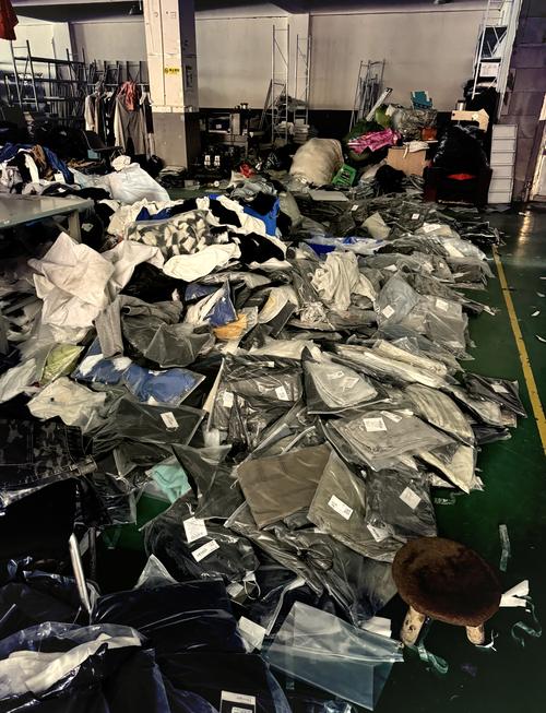 10元服装尾货批发 小本创业的掘金机会与零售实战策略