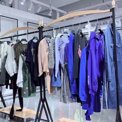 宜兴厦门库存服装 零售市场的新机遇与挑战